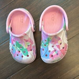 Kids lightly used crocs